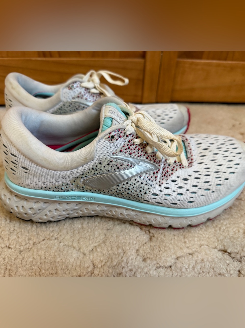 Brooks Glycerin Women’s Athletic Shoes — 7 1/2 - Picture 8 of 10